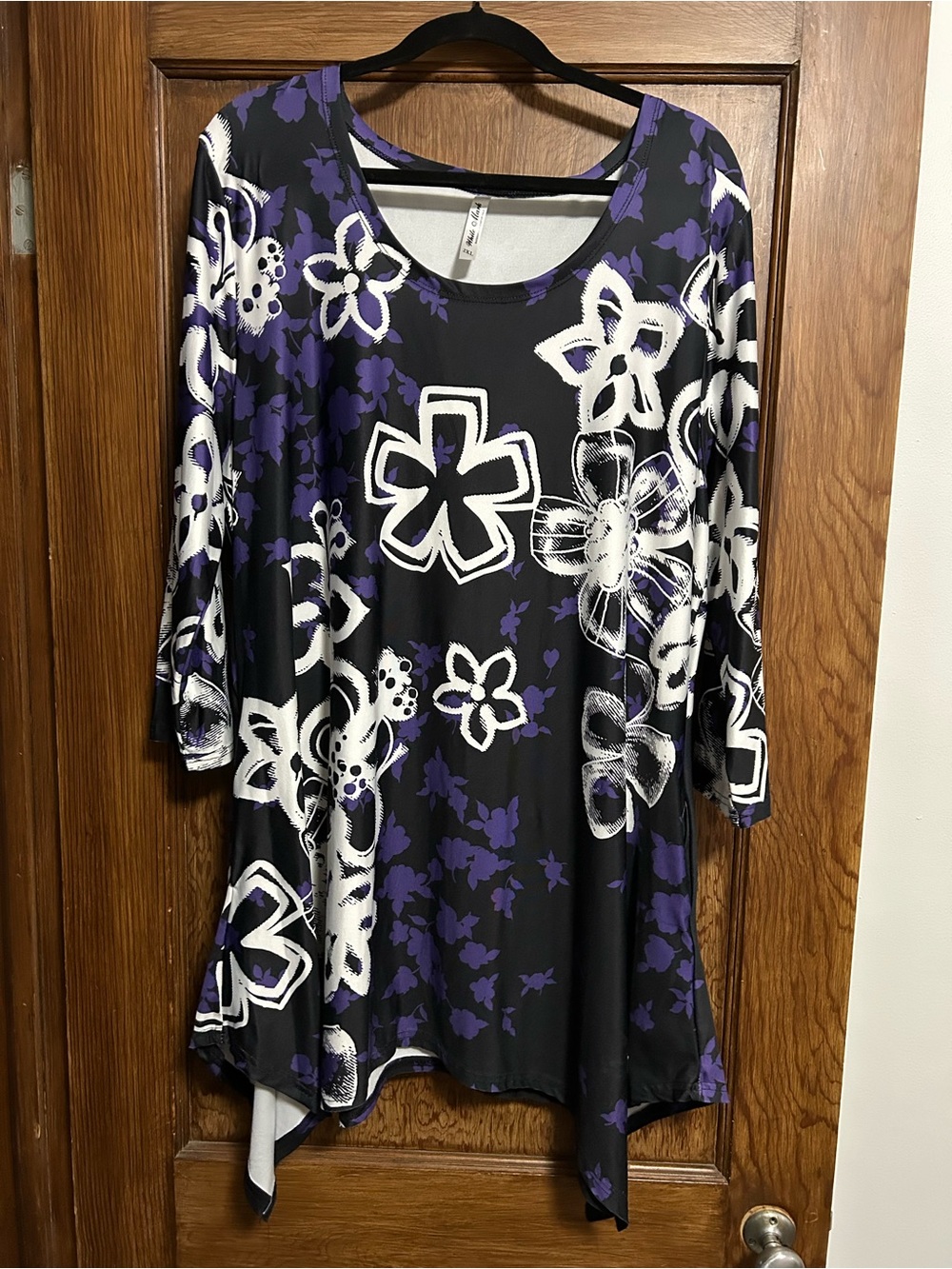 White Mark Purple Floral Scoop Neck Tunic Top with Pockets 2x